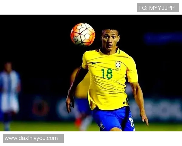 亚洲足球传奇之路：从第一人到世界瞩目历史球星的崛起与辉煌